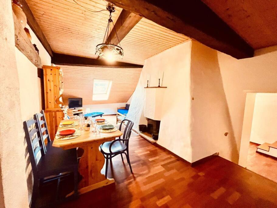 Charmant Appartement De Vacances Alta Ripa Hauterive  Exterior photo